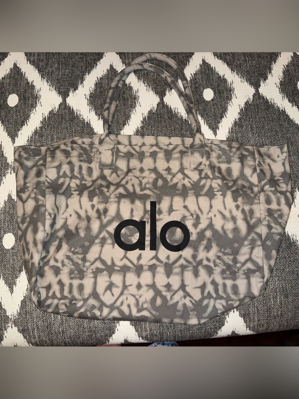 alo tote bag